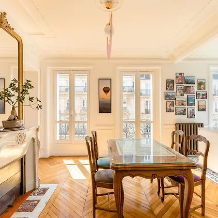 아파트 Luxury 1 Bedroom 700ft2 Montorgueil/leshalles 파리